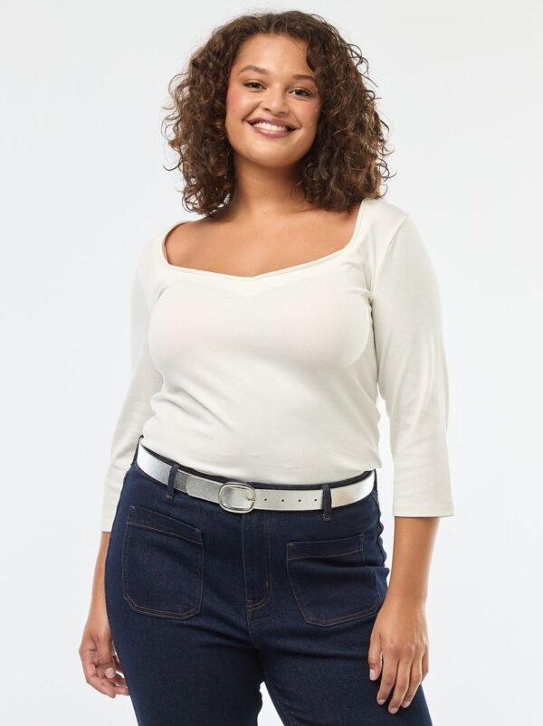 قميص Camiseta con escote