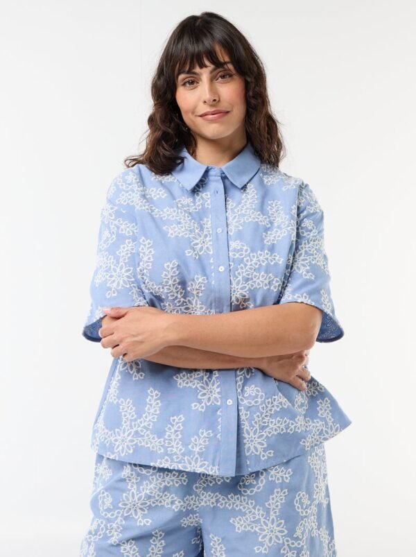 بلوزة Camisa corta con bordados