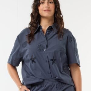 camisa-de-algodon-con-motivos-calados-azul-gbp10_2_hd1 بلوزة Camisa de algodón