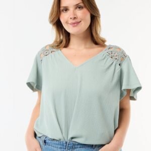 تيشرت Camiseta crepé y macramé